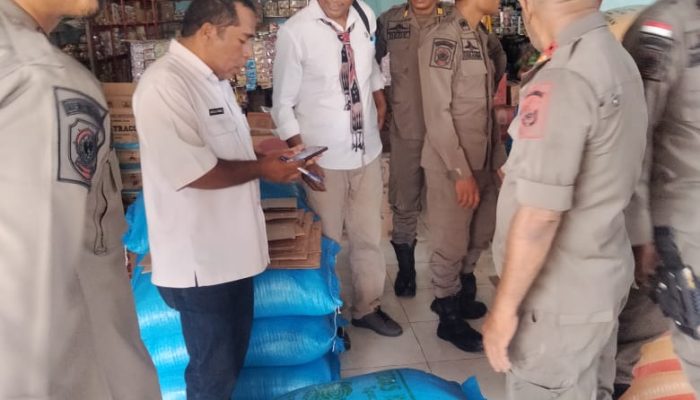 Dinas Koperindag Lembata Lakukan Sidak Tindak Lanjuti Keluhan Masyarakat Terkait Kenaikan Harga Beras