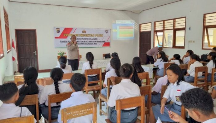 Polda NTT Sosialisasi Bahaya Intoleransi dan Terorisme di SMK Kristen 1 Kupang