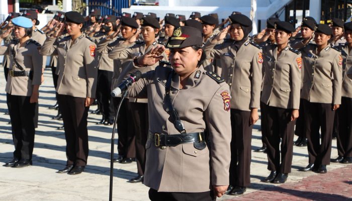 Sambut Hari jadi ke 76, Polwan Polda NTT Gelar Ziarah di TMP Dharmaloka