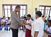 Kapolda NTT Berbagi Kasih di Gereja dan Panti Asuhan