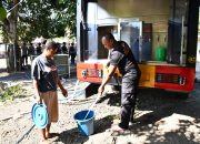 Polda NTT Beri Bantuan Air Bersih Siap Konsumsi untuk Warga Desa Bugalima