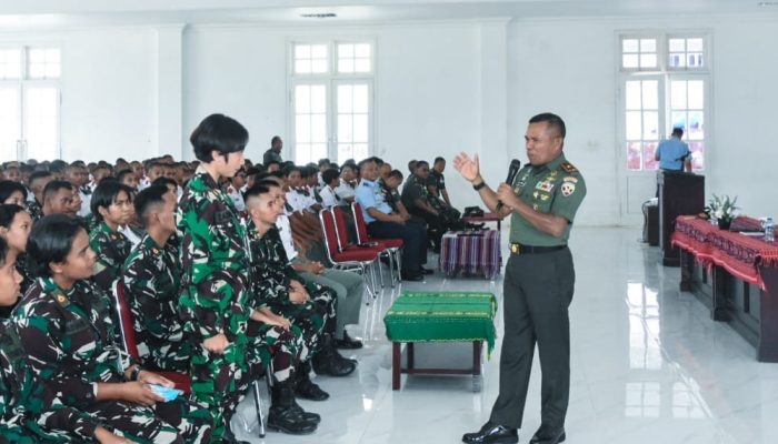 Danrem 161/Wira Sakti Beri Kuliah Umum di Politeknik Ben Mboi Unhan RI Belu