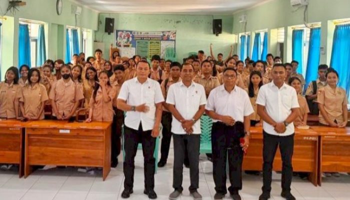 Edukasi Bahaya Narkoba, Polda NTT Kunjungi SMA Negeri 1 Kupang