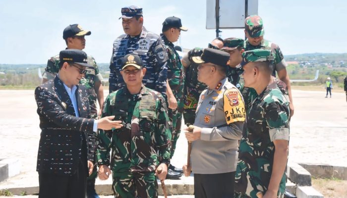 Transit di Bandara Eltari Kupang, Panglima TNI akan Meninjau Langsung Dampak Erupsi Lewotobi Flotim