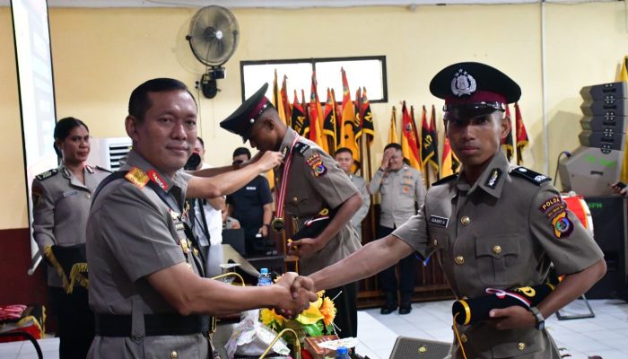 Wakapolda NTT Beri Ijazah dan Medali kepada 237 Lulusan Diktukba Polri Gelombang II T.A. 2024