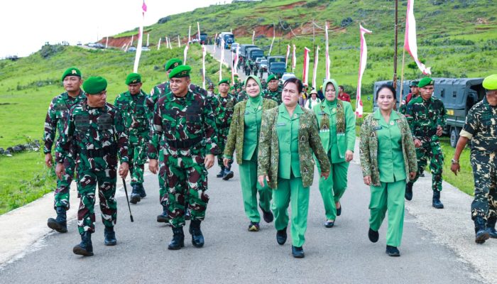 Kasdam IX/UDY Pimpin Hari Infanteri Ke-76 dan Tutup Tonting YWPJ di Fulan Fehan Belu