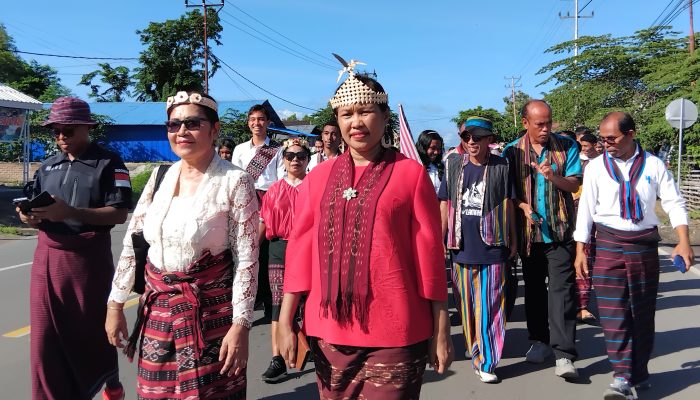 Pemda Lembata Gelar Parade Tenun Meriahkan HUT NTT ke-66