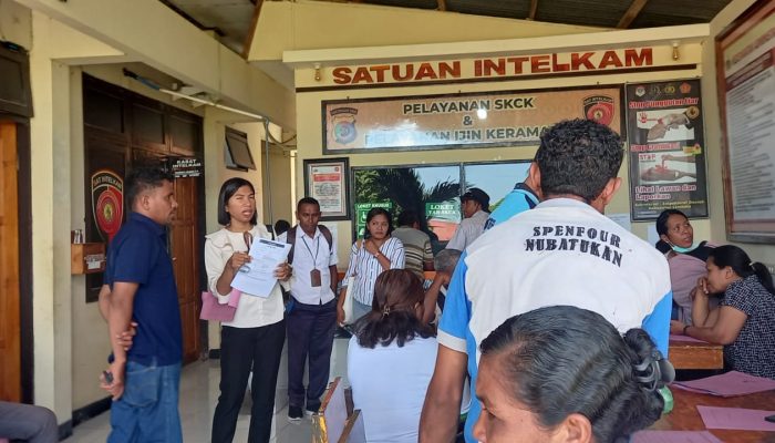 Ratusan Pegawai Lulus P3K Urus SKCK di Polres Lembata, Kapolres I Gede sebut Semua Berjalan Lancar