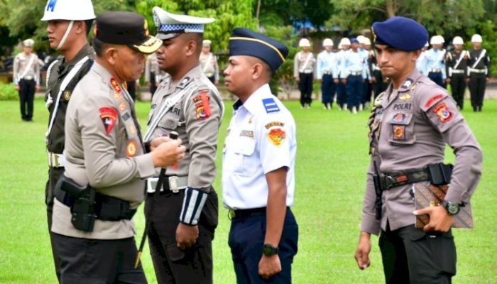 Pimpin Apel Gelar Pasukan Operasi Ketupat 2025, Kapolda NTT Soroti Ketersediaan BBM Selama Mudik Lebaran