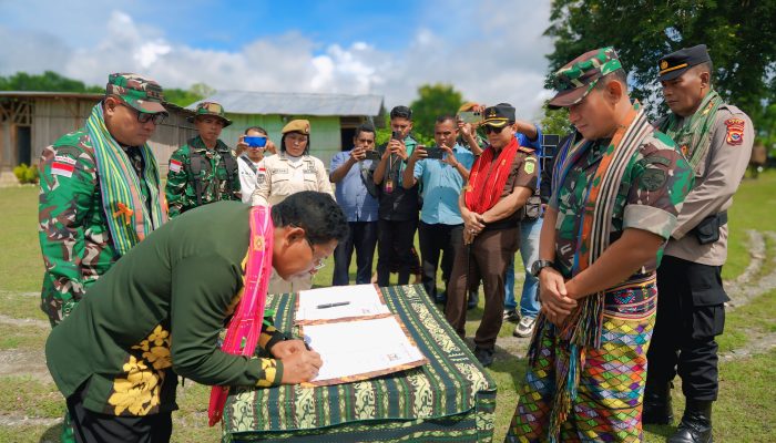 Kasdam IX/Udy Tutup TMMD ke-123 TA. 2025 di Wilayah Kodim 1618/TTU 