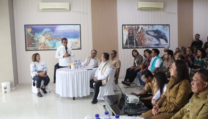 Kunker ke NTT, Menteri Koperasi Tinjau Dua KopDes Merah Putih