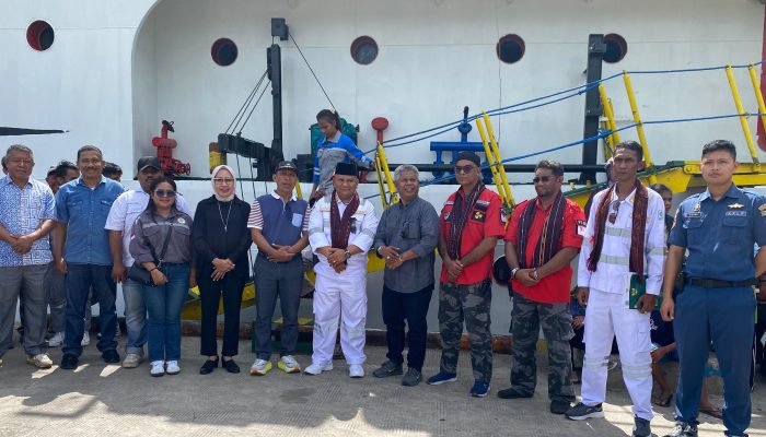 Wabup Lembata Lepas Perdana Tol Laut KM. Sabuk Nusantara 82, Kerja Kolaborasi dengan ADPRD Komisi II Capt. Vigis Koban