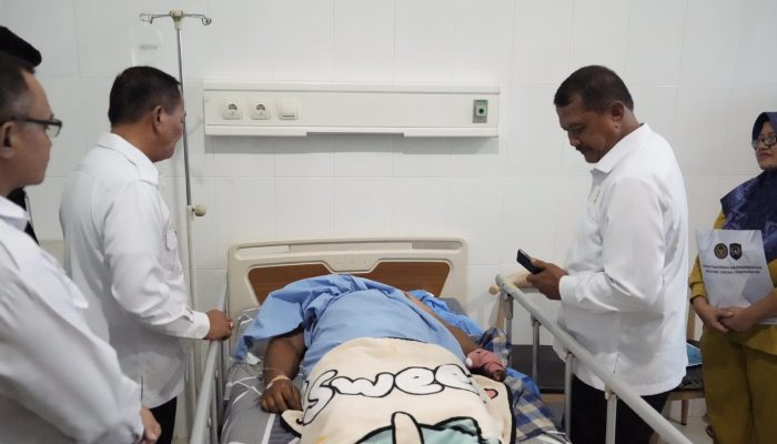 TIBA DI NABIRE, DIRJENPAS LANGSUNG SAMBANGI PETUGAS LAPAS YANG TERLUKA