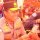 Kapolda NTT Kunjungi Anak-Anak Pengungsi Lewotobi, Beri Bingkisan dan Dukungan Trauma Healing