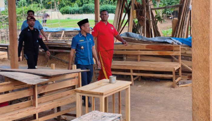 Sambangi Lapas Lembata, Wabup Nasir Tinjau  Program Pertanian yang Dikelola Warga Binaan